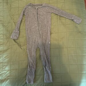 Gray ribbed little sleepies zippie in 6-12 months